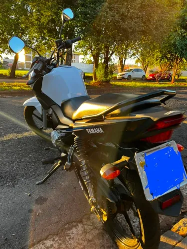 YAMAHA YBR 150 ED BRANCA 2017 8.800 KM