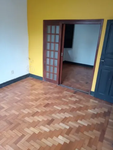Casa - Comercial. Bairro São Cristovão - 42m2.