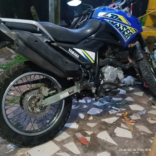 Motos com preço de desapego  em ótimo estado quitado e salada 2 pneus novos 