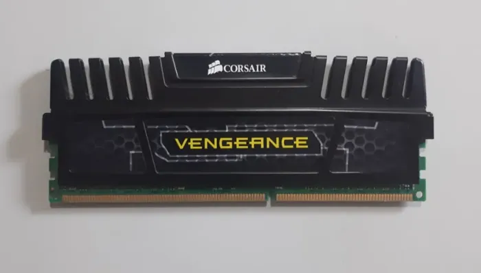 Memória Ram Corsair Vengeance 8gb 1600mhz Ddr3 - 2 unidades (Usado)