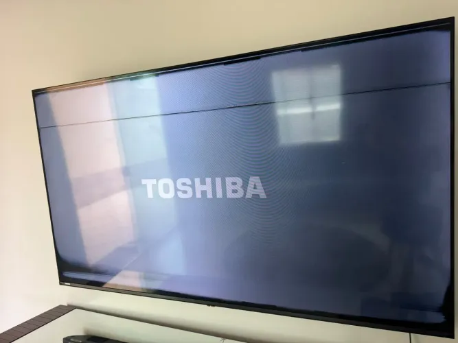 Tv 65 Toshiba com defeito
