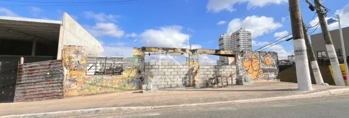 Terreno à Venda na Estrada de Itapecerica com 417 m² em Região Comercial de Alto Potencial