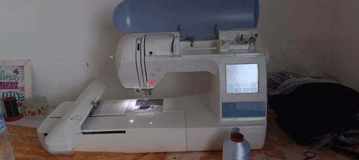 máquina de bordar brother PE -770