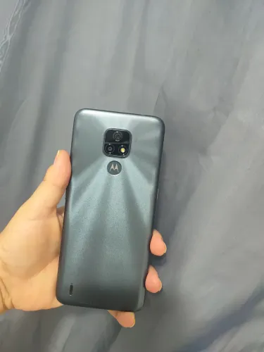 Vendo celular Moto E7 64Gb