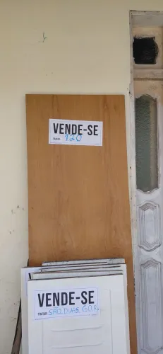 Porta de madeira 60x 1,10