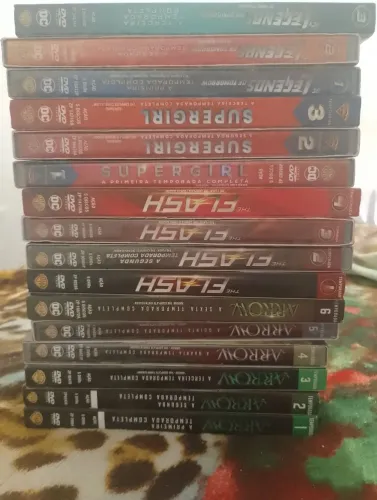 Lote dvds de séries da dc