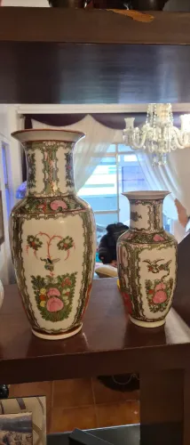 Par de Vasos porcelana chinesa Família rosa, 38 e 27 cm
