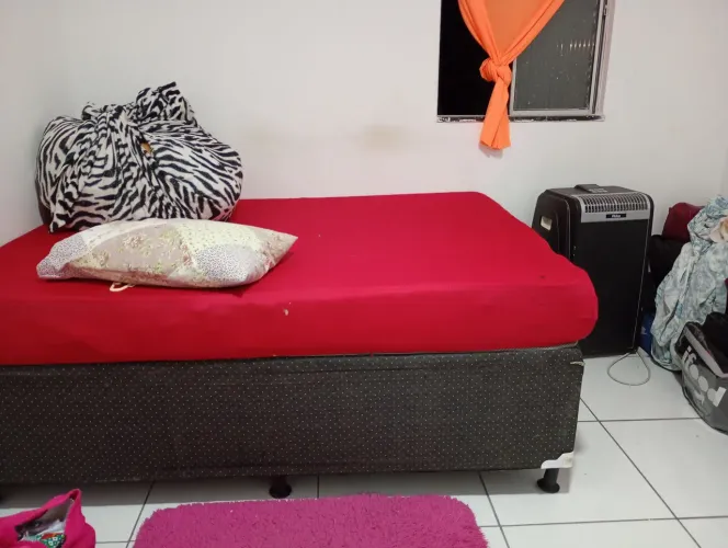 Vendendo uma cama box casal