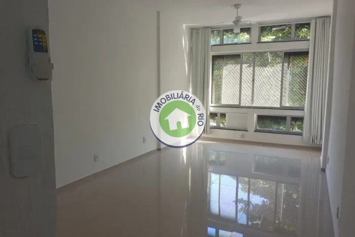 Apartamento à venda em Copacabana, Rio de Janeiro - RJ: 1 quarto, 1 sala, 1 banheiro, 1 va