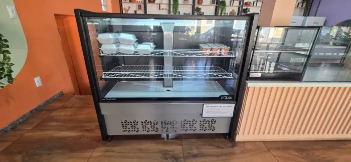 Vitrini refrigerada pollar 220v 