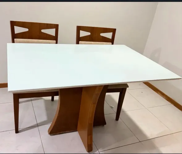 Mesa para 4 cadeiras (somente a mesa)