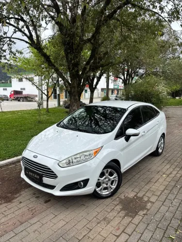 Ford Fiesta Sedan 1.6 16V Flex Aut. 2014