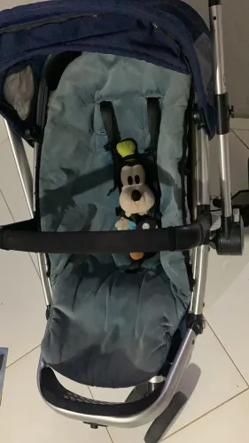 Carrinho de bebê Quinny / Aceito troca