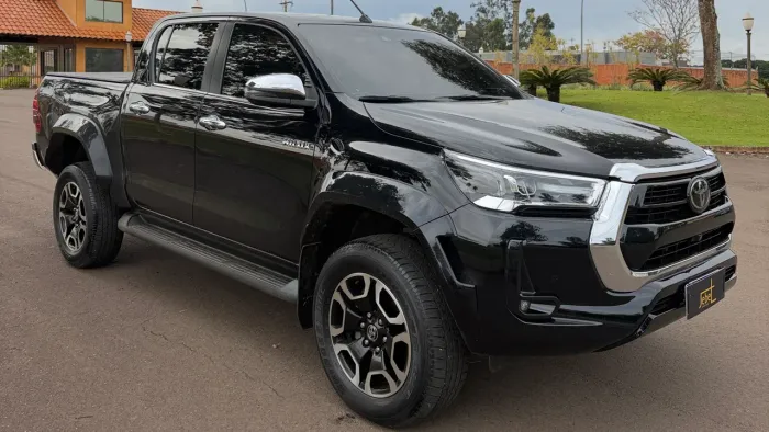 Toyota Hilux CD SRX Plus 4X4 2.8 TDI Die. Aut. 2024