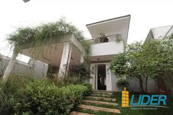 Casa à venda, 4 quartos, 3 suítes, 4 vagas, JARDIM COLINA - Uberlândia/MG