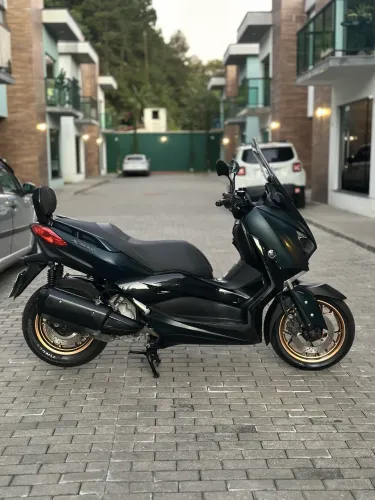 YAMAHA XMAX 250 2023