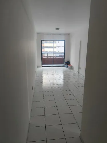 AP 3 Quartos no Edifício Luna DORATA Ponta Verde, Enfrente ao Nobre Supermercado