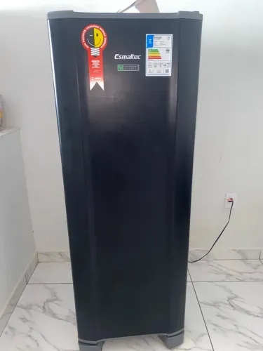 Vende-se Geladeira nova
