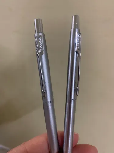 Caneta esferográfica Parker Classic em aço inoxidável