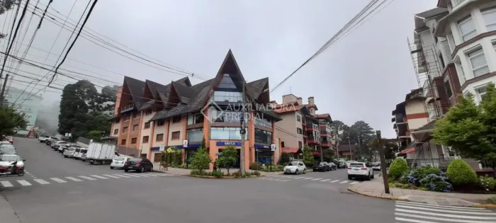 Excelente sala comercial no centro de Gramado