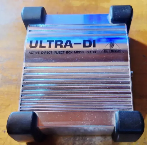 Ultra DI 100 Behringer