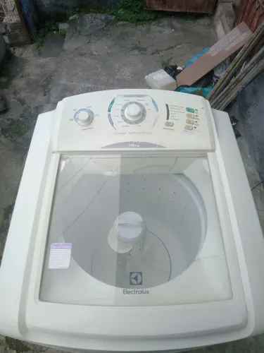 Máquina de lavar Eletrolux 12 kg