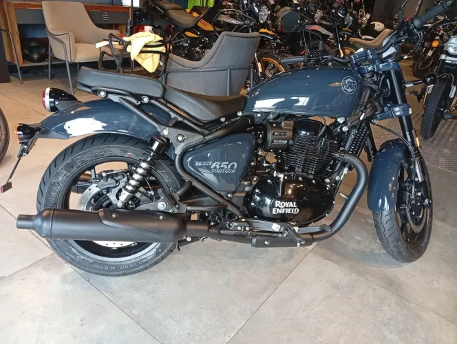 SHOTGUN 650 