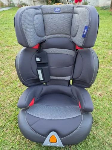 CADEIRA DE AUTO CHICCO OASYS 2-3 FIXPLUS (15KG A 36KG) - COM ISOFIX E SUPER CONSERVADA