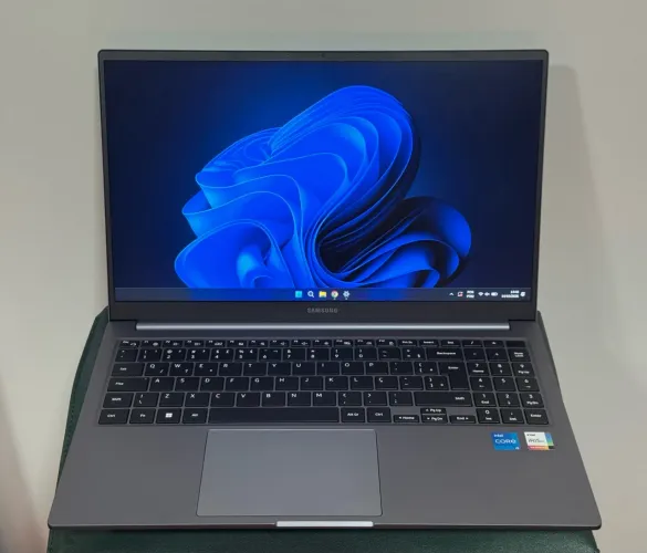 GalaxyBook 5 16gb