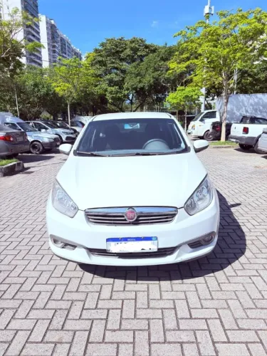 Fiat Grand Siena Essence 1.6 Flex 16V 2014