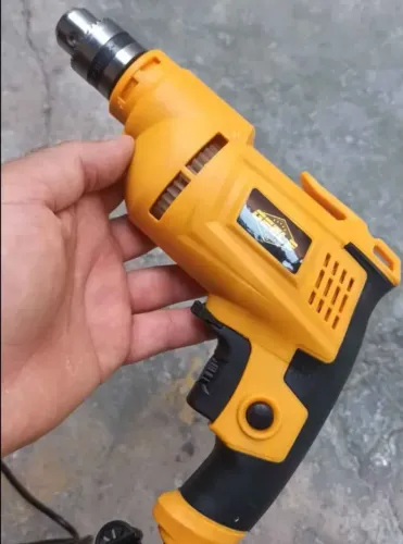 Furadeira nova + entrega grátis 