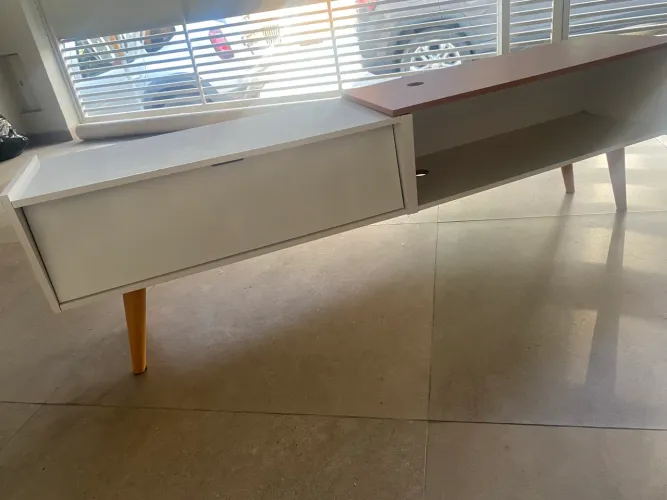 Rack pequeno 1,40 largura branco e madeira 