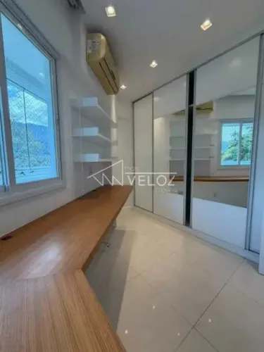 Apartamento : / Residencial / Humaitá
