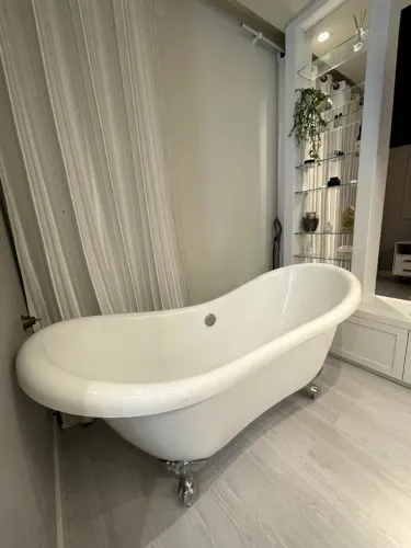 Linda Banheira de Imersão Vitoriana Astra (Freestanding)