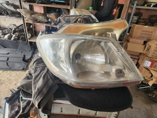 FAROL TOYOTA HILUX 2008 A 2012 ORIGINAL