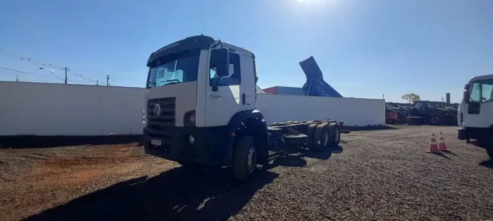 VW 26.280 CRM 6X4 13/14 TRAÇADO KM 303 MIL