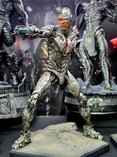 Cyborg da Liga da Justiça da IRON STUDIOS em escala 1/10