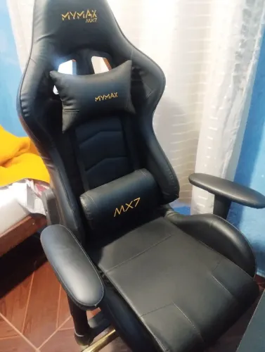 Cadeira Gamer Mymax MX7 Menos de um ano de uso 