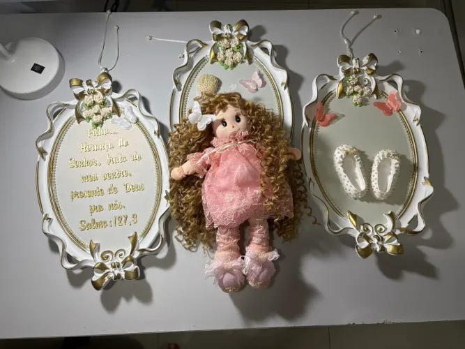 Trio de quadro decorativo menina