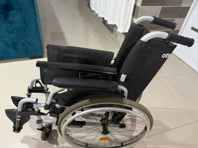 Cadeira de rodas 250 reias