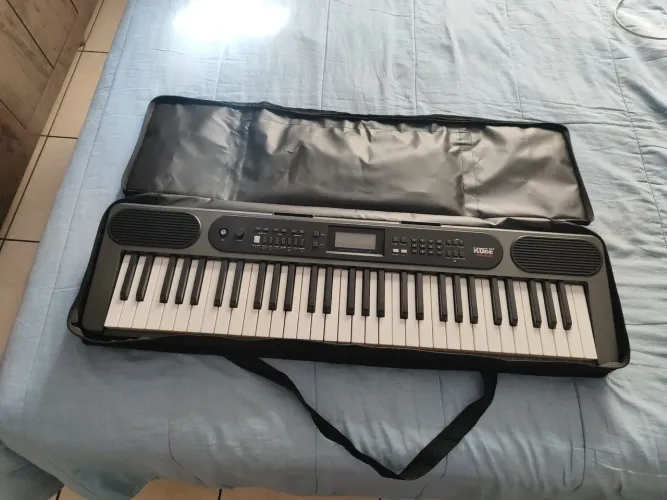 Vendo teclado Kobe KB400 - Novo