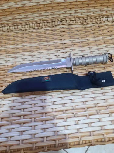 Faca de Sobrevivência Tática Militar Estilo Rambo C/ Bússola