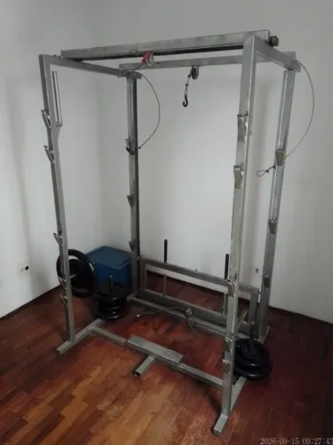 Aparelho de musculação e Anilhas