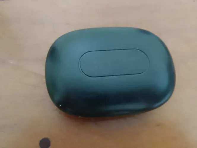 Fone e usado mais ele e muito bom alto principalmente vale a pena