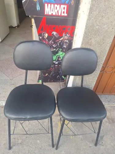 Cadeiras em ótimo estado.