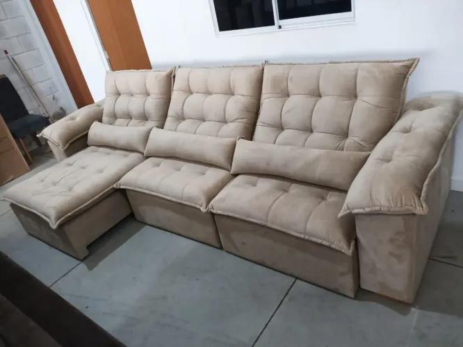 Sofá Modular reclinável e retrátil braços estofados