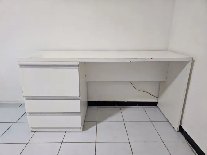 Mesa de Escritório (Escrivaninha)
