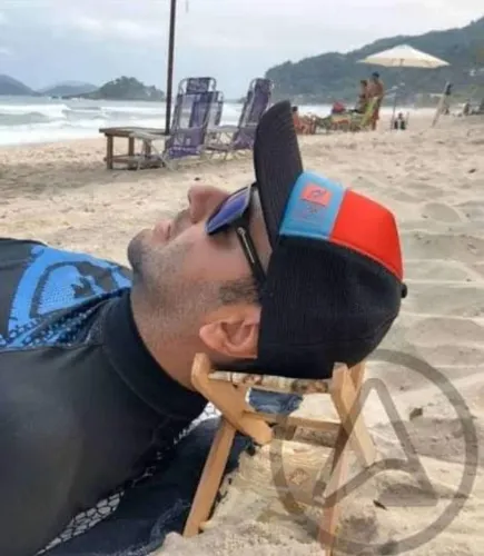 Apoio de Cabeça Dobrável de Madeira com Almofada