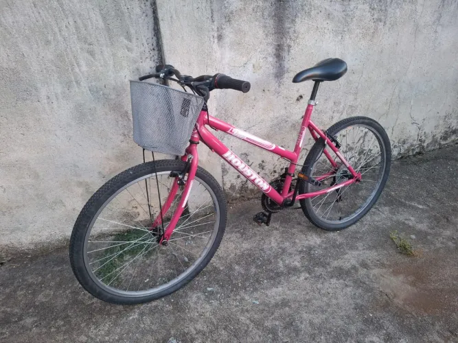 Bike Rosa com cestinho
