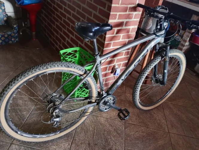 Bicicleta aro 29, freio hidráulico com fita antifuro